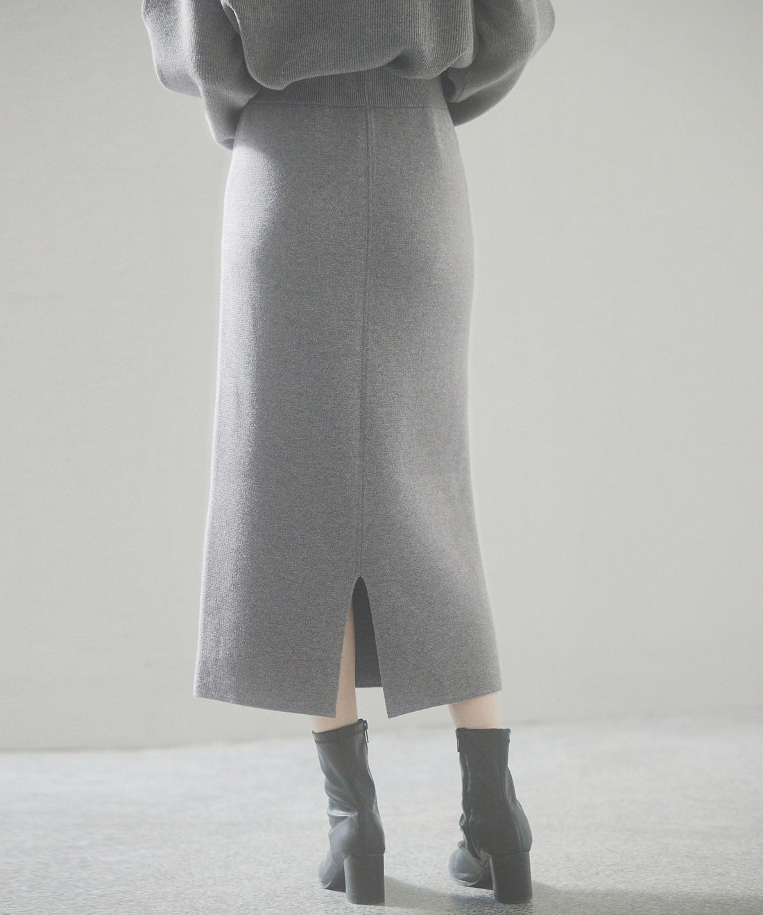 Brushed-Lining Fitted Knit Skirt OEM ODM reference 13 - additional view 13