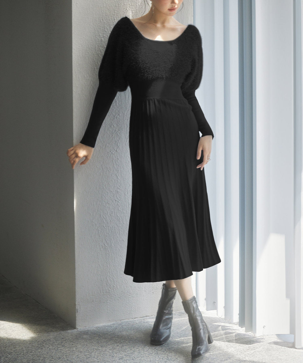 2-Way Feather-Panel Knit Dress OEM ODM reference 1