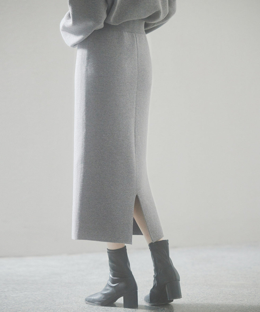 Brushed-Lining Fitted Knit Skirt OEM ODM reference 12 - additional view 12